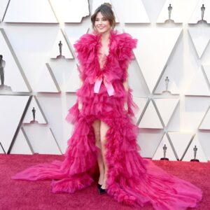 Linda Cardellini Instagram - 💖 #oscars 💖
Thank you @annabelleharron @davestanwell @nhinako_makeup  Love you all. 💕
Thank you @schiaparelli #schiaparellihautecouture @harrywinston @tamaramellon @imtylerellis