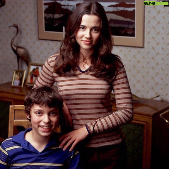 Linda Cardellini Instagram - Ahh, can't believe it's been almost 20 years since the release of #FreaksAndGeeks! 😱😱 Feels like yesterday. ❤️