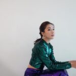 Linda Chung Instagram - Feeling Festive. 💜💚💜 Outfit: @sandroparis #sandrofw23 Jewelry: @Messika #Messika #DistruptingDiamonds Shoes: @charleskeith_hk