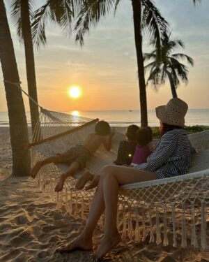 Linda Chung Instagram - Vitamin D and spending time with family is my favourite combination. ☀️🧓🏻👵🏻👨🏻👩🏻🧒🏻👧🏻👶🏻

@regentphuquoc 
#beautifuldestination