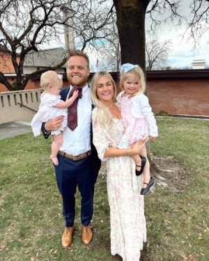 Lindsay Arnold Instagram - Happy Easter 🐣💕 I'm so grateful for our Savior this Easter Sunday, because of Him I get to be with my family forever 🫶 

Side note- is the last slide a glimpse into our future? Sam and his girls 😉 

#happyeaster #eastersunday #family