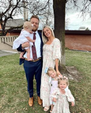 Lindsay Arnold Instagram - Happy Easter 🐣💕 I'm so grateful for our Savior this Easter Sunday, because of Him I get to be with my family forever 🫶 

Side note- is the last slide a glimpse into our future? Sam and his girls 😉 

#happyeaster #eastersunday #family