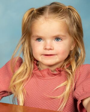 Lindsay Arnold Instagram - Sage's first year of preschool is coming to an end and these before/after pics from her graduation pictures to her first week of school pics make me so emotional 😭🫶 our sweet girl has grown up so much the past year. She is so smart, loving, and kind! I could truly go on and on about how proud I am of her and the girl she has become. It is so special watching your child progress and learn but more than anything it has been so special watching her be the best big sister to June, a sweet and kind friend to everyone she gets to be around, and the sweetest daughter who teaches us probably more than we teach her. We are the luckiest to have our girl Sage 🫶

#preschoolgraduation #toddlerlife #moms