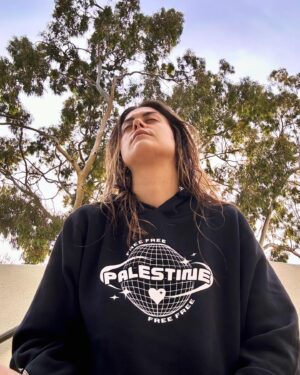 Lindsey Shaw Instagram - And let the peace of Christ rule in your hearts, to which indeed you were called in one body. And be thankful.

-Colossians 3:15 

#FreePalestine 🍉🇵🇸