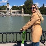 Lindsey Vonn Instagram – My favorite way to explore a city… and a lot easier on my knee!! 🛴💪🏻 🇪🇸💃🏼 De Madrid al cielo! Gracias España!!