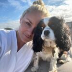 Lindsey Vonn Instagram - Thankful for unconditional love 🐕 🐶 🐾 Because no matter how high or how low life gets, I will always have their love ❤️ Happy Valentine’s Day! Sending ❤️ to everyone from me and my furry valentines 💌 @vonndogs We miss you Bear ❤️🕊️🙏🏻