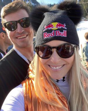 Lindsey Vonn Instagram - Missing Kitzbühel this year…but these memories will stay with me forever… from cheering on my teammates 🇺🇸 with my family, to hanging with @schwarzenegger and @akilde in the finish (miss you this year Alex-heal fast!), hanging with the great @asvindal and Franz Klammer, to skiing the Streif last year at night (and my Dad falling asleep at the start of it 🤦🏼‍♀️😂)… it’s one of the greatest ski races in the world!!! Wishing all the competitors lots of luck! XO 💪🏻🩵⛷️