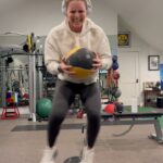 Lindsey Vonn Instagram - On my way back from Hong Kong I stopped into Park City for a few hours before heading to Florida. Tired and pretty time zone confused, but I still had to get in the workout. Have something big coming up so I’m getting as strong as I can. Can’t miss leg day no matter what!