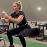 Lindsey Vonn Instagram - Life is a balancing act… that prepares you for skiing 😁💪🏻⛷️