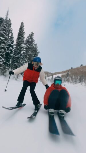Lindsey Vonn Instagram - Who wins when 2 Olympic Gold 🥇🥇 medalists find each other on the same mountain….catch me if you can gets real! 
1) @ted_ligety or 2) Me! @lindseyvonn
