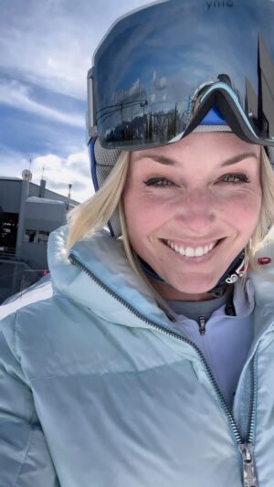 Lindsey Vonn Instagram - In my natural habitat! 🩵❄️⛷️ #downhill