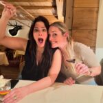 Lindsey Vonn Instagram - Ash, you’ve given me new meaning to PIZZA!!🍕⛷️ Loved being on the mountain with you and hopefully my crazy mom yelling helped lol! But seriously, you didn’t fall once and I’m so proud!! Next time we’ll work on more 🍟!! ❤️ U!! 🍕🍟⛷️❤️👯‍♀️🍷😈