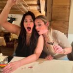 Lindsey Vonn Instagram - Ash, you’ve given me new meaning to PIZZA!!🍕⛷️ Loved being on the mountain with you and hopefully my crazy mom yelling helped lol! But seriously, you didn’t fall once and I’m so proud!! Next time we’ll work on more 🍟!! ❤️ U!! 🍕🍟⛷️❤️👯‍♀️🍷😈