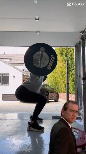 Lindsey Vonn Instagram - Is it worth it…. Yeah it is… putting in the work gives me mental and physical strength. And I believe you are strong enough too 💪🏻 

So ask yourself… is it worth it?