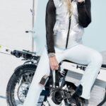 Lindsey Vonn Instagram - I’m always searching… searching for a new adventure, for new horizons, for a new challenge… creating my Legacy ski line has been an incredibly rewarding challenge that has taken me to another level. I hope this short film we made takes you on that journey with us… Thanks for being on this adventure with me @headsportswear And Big thank you to the team for making this happen ❤️ 🎥 DP edit: @nickkalisz Producer AD: @skiabbe / @apresproductions AC: Adam Clark @acpictures PA: @carstonoliver Color: Dan Olson Defender: @landroverusa Bike: @terra_bikes