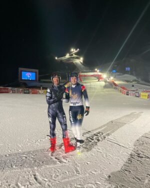 Lindsey Vonn Instagram - Missing Kitzbühel this year…but these memories will stay with me forever… from cheering on my teammates 🇺🇸 with my family, to hanging with @schwarzenegger and @akilde in the finish (miss you this year Alex-heal fast!), hanging with the great @asvindal and Franz Klammer, to skiing the Streif last year at night (and my Dad falling asleep at the start of it 🤦🏼‍♀️😂)… it’s one of the greatest ski races in the world!!! Wishing all the competitors lots of luck! XO 💪🏻🩵⛷️