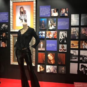 Lisa Marie Presley Instagram - Excited to be here at Graceland opening this new exhibit Growing Up Presley. Hope you all enjoy this little insight to my life.
#elvisweek2018 #graceland #growinguppresley @rileykeough #wherenoonestandsalone #chapelinthewoods #elvispresley