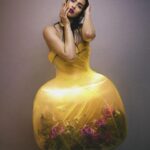 Lisa Rinna Instagram - GO AMELIA GRAY! 🌸🌼💛💐 @ameliagray attends the 2024 #MetGala ‘Sleeping Beauties: Re-Awakening Fashion - Garden Of Time’ wearing @undercover_lab @messika @alexandrebirman. Photographed @gregswalesart. Hair @jakegallagherhair. Makeup @ttmakarova. Nails @nailsbymei. #AmeliaGray #Undercover