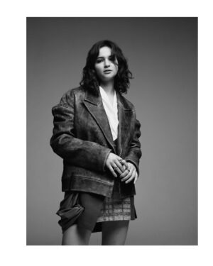 Lisa Vicari Instagram - @heroine_mag OUT NOW!!

The best thing about it: my lovely pal @louishofmann took the time to sit down with me on a call and we had a lil chat about our experiences working outside of Germany, how acting sometimes feels like tuning a violin, the “sweet spot” in acting and a lot of other fun stuff. 

Thank you @heroine_mag and Louis for this conversation 🤍 

Photography @fabienkruszelnicki Fashion @keeleyjdawson
Hair @romsartipi
Make-up @andrewdentonmakeup Photography assistant @brunomcg Fashion assistant #SethCullen Make-up assistant #JodieJacobs
@premierhairandmakeup
@epilogueagency
