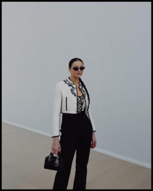 Lisa Vicari Instagram - Avec @dior à Paris. 

Merci. 🤍