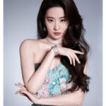 Liu Yifei Instagram - A happy night @eliesaabworld