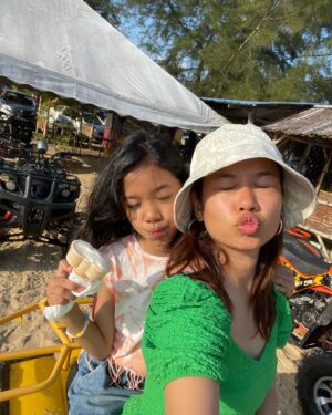 Liyana Jasmay Instagram - My heart is full when she is happy. 10 year old daughter who is growing super fast. 🌸 Always great to be able to do outdoorsy stuff , cherating is always a good idea🩵