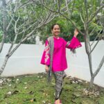 Liyana Jasmay Instagram - Baju dan kain from Datin Habsah. Angan angan nak jadi Datin Liyana🌸