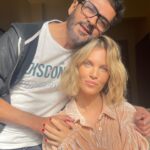 Liz Solari Instagram - Back de nuevas producciones y entrevistas que hice esta semana próximas al estreno de la serie Barra Brava que estrenamos el 23 de Junio por @primevideolat. ¿Notaron que renové peluca? Salió un corto de la mano de @nacholopezfagalde y el make up divino es de @rikivalles. El peinado de ese dia @cristinacagnina @cerininet 💘 #Entrevistas #Shooting #Bakstage #ComingSoon