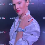 Liz Solari Instagram - Entrando a la Usina del Arte junto a @swatch_ar 🖤🪄🎶💃💋 Look @sadaels @jj__jwl St @natcecchinato Pelo @nacholopezfagalde Mkup @rikivalles