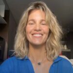 Liz Solari Instagram - ¿Si estás en contra de matar seres inocentes, por qué le pagas a alguien para que lo haga por vos? El día que me hice esta pregunta, me sentí moralmente obligada a cambiar mi accionar. La comparto sin juzgar. Quizás entre todos podamos ayudarnos a reflexionar. Taguea a alguien. Leo sus respuestas 🙏🏻❤️🐾🌱 Alinear nuestros más altos valores con nuestras acciones diarias es parte esencial de nuestro crecimiento, de nuestra evolución. ¡Si queres probar el veganismo @veganuaryespanol te acompaña paso a paso de forma gratuita! 🙏🏻🌱❤️🐾🤩 #GoVegan #AmorAnimal #Veganismo #Paz