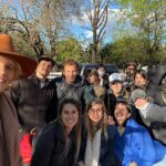 Liz Solari Instagram - ¡Hay Equipo! 📸🐷🦫🐮🐥🐓🦚🦜🐿🦔💫 Se viene algo MUY hermoso @bel_lab_natural @elparaisoanimaloficial @criswelcomme @dakshacocina @rikivalles @polaamengual @jimosoriano @facupalomino @andriuxfischer @yamilab83 #comingsoon #shooting #santuario #vegan #love