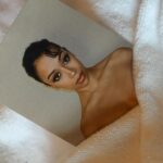 Liza Koshy Instagram - White hotel towels fear me
