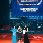 Liza Soberano Instagram - So thrilled and honored to have served as a jury member for the first ever Ho Chi Minh International Film Festival. Was such an amazing showcase of talented filmmakers from all over the world!! Truly so inspired to continue working in an industry that encourages freedom of expression and challenges the way we think. Congratulations to all winners! 🤍🎬 @hiff.vn #HoChiMinhInternationalFilmFestival
