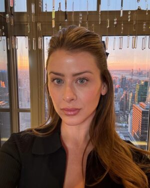 Lo Bosworth Instagram - When I started to share my health issues with the world back in 2016 I never imagined as a result I’d end up in a room with the likes of Selena Gomez, Patrick Ta, Gucci Westman and power players like Walmart and Amazon. But, that’s what happened today at the @wwd #BeautyInc Awards. 

Not only did I have the honor of attending and hearing from so many shining stars of the beauty world, we joined the ranks of past winners by earning the award of BRAND OF THE YEAR in the Wellness category.

My original vision for Love Wellness when I started this company was to make caring for health issues that have been stigmatized innovative, enjoyable, beautiful, fun, effective, and simple. As a beauty lover (my friends and family literally called my childhood bathroom “Lo’s Beauty Palace” and would schedule “appointments”) I dreamt of daily self-care solutions that would make me feel the same type of excitement, hope, and joy that my favorite lip gloss would. Joy from a vaginal suppository? YES!

The entire @lovewellness team (a mighty 40) puts everything they’ve got into this incredible brand. We do it for women who love the brand, people who have no clue who we are/what we do but may benefit from how the education we share influences broader awareness on how women’s bodies work, and for future generations of kids who have the opportunity to think and feel differently about their bodies from a young age.

Thank you @WWD for the incredible support, to our customers, to our retail partners @walmart @target @ulta @amazon for taking a chance on us, and to all of you who have helped make Love Wellness the Wellness Brand of the Year.