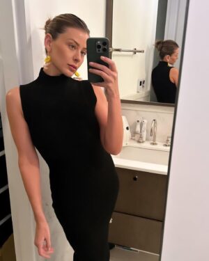Lo Bosworth Instagram - the first week of 2024 looked a little something like this 👀

💖 thank you to the @tamronhallshow for having me on to share @lovewellness’s story and all about the importance of gut health (ps: we launched an upgraded good girl probiotics formula- start your 50% off subscription now with code GOODFORYOU)

☕4 beverages always! we’re staying caffeinated and immune-boosted this year

🍲 more soup recipes! check out my soup recipes so far in the link in bio for the 52 soups project

🐶walks with tomato, rain or shine!

🦪 oysters and new martini earrings, recipe for the perfect night out!