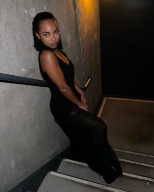 Logan Browning Instagram - friends don’t let friends miss a good photo opp