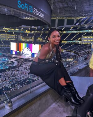 Logan Browning Instagram - betcha you’ll see stars ✨9/4/23 #renaissanceworldtour