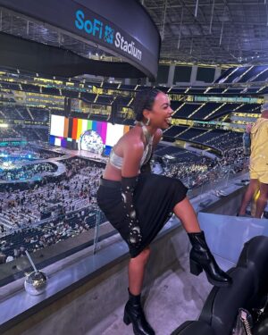 Logan Browning Instagram - betcha you’ll see stars ✨9/4/23 #renaissanceworldtour