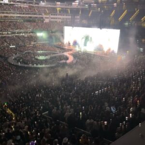 Logan Browning Instagram - betcha you’ll see stars ✨9/4/23 #renaissanceworldtour