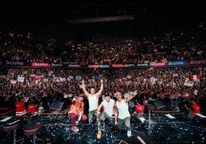 Logan Henderson Instagram - Chile night ✌🏼
Can’t believe the energy here in South America…so grateful!