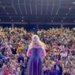 Lolita Instagram - Gracias san Sebastián de los reyes, mi pueblo donde ha vivido casi 20 años , fue un placer volver al @teatroadolfomarsillach ,Gracias de todo corazón @zapardielarbas feliz cumple