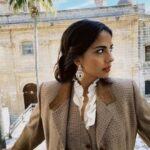 Lolita Instagram - Todas estas mujeres son de mi familia , faltan algunas , pero todas ellas son libres , creadoras , luchadoras , familiares , luchan por las injusticias , madres , supervivientes, valientes ,guerreras , ,trabajadoras , leales , legales , fieles , amigas , autosuficientes , únicas , cada una en lo suyo , y con coraje de vivir ellas son mi familia , faltan muchas de ellas que son anónimas , pero no para nosotras desde mis abuelas pasando por mis primas ect viva mi familia vivan las mujeres , todas , sin excepción feliz día @lolafloresypunto @carmen_flores_fans @lolitafoficial @rosarioficial @albafloresoficial @elenafuriase @indian.gypsy #nalasierrafuriase