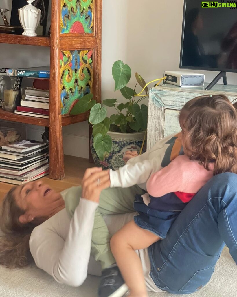 Lolita Instagram - El mejor cumple , mi familia , mis nietos mis hijos mis amigos , mi vida ,mi luz y mi energía en el suelo feliz