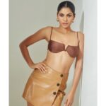 Lopamudra Raut Instagram - How’s my clean girl look ? 👱🏼‍♀️ shot by our very own superstar ⭐️@priyankknandwana Makeup Artist: @nitutamang143 Hair Stylist: @farah_kadkotra Assistant:@bunty_acharya @dhruwang9 Studio: @mayra.fashion.studio #photogtaphy #cleangirl