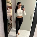 Loren Brovarnik Instagram - IG vs Reality. Haters gonna hate. And I couldn’t be luckier for my Brovarmy and supporters 🫶🏼🫶🏼 #momfluencer #nofilter #realdeal #mommymakeover