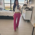 Loren Brovarnik Instagram - Crop top and sweatpants. Feeling it. #momfluencer #vibe #3kidsin3years