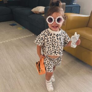 Loren Brovarnik Instagram - Icon. ✨ 
#teambrovarnik #thebrovbunch #mamasgirl #girlsday