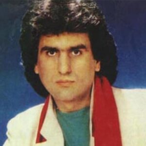 Lorenzo Cherubini Instagram - ho saputo adesso della morte di @totocutugnoofficial grande artista italiano per il mondo.
Ciao grande Toto, amico e maestro, sempre con una storia formidabile e un aneddoto fantastico da raccontare quando ho avuto la gioia di passarci del tempo. Miniera di consigli sul mestiere dello scrivere canzoni (mi svelò un trucco per far volare i ritornelli, che prima o poi useró in una canzone). Burbero dal cuore tenero e grande musicista esperto e curioso. Ha scritto capolavori pop che resteranno per sempre: SOLI e IL TEMPO SE NE VA per @celentanoinesistente e quel monumento che è L’ITALIANO, per dirne 3 che sappiamo tutti. Queste due foto sono dello stesso Toto e di due Lorenzi, uno è quando ero ragazzino e amavo da pazzi “soli” e i pezzi degli Albatros (la sua band) e l’altra di una serata indimenticabile a un #jovabeachparty a #roccellajonica quando si creò l’impossibile favoloso trio insieme a @brunorisas .furono 15 minuti di puro amore e festa.
Indimenticabile Toto Cutugno! ❤️ ti porterò nel cuore.