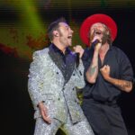 Lorenzo Cherubini Instagram - ballapermeeeeheeeheee! 25 giugno #stadioolimpico a vedere il grande spettacolo di @tizianoferro e poi invasione di palco per cantare la nostra #ballaperme insieme a tutti quanti. Tiziano ha messo in piedi uno show poderoso divertente commovente tecnologico e insieme intimo. Bravissimi tutti e grazie TZN per la tua amicizia e il tempo bello che passiamo insieme quando ci vediamo. (ph @valentini_photography ))