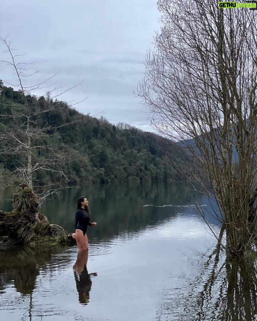 Loreto Aravena Instagram - Sur… agua… amigos… amor Que más se puede pedir? #domingueando #caradeinstagram 🤭 @theloba_official